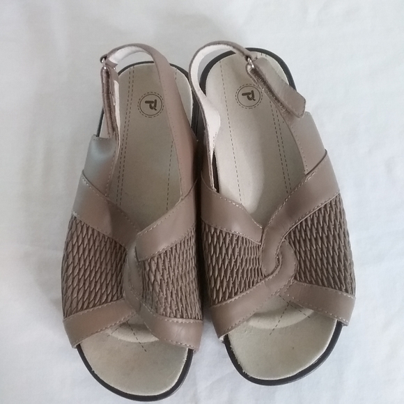 Propet WPRX33 Madeline Women's Taupe Leather Comfort Casual Sandals 6.5 EEEE - Picture 2 of 10